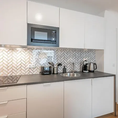 Modern City Center Apartment-3